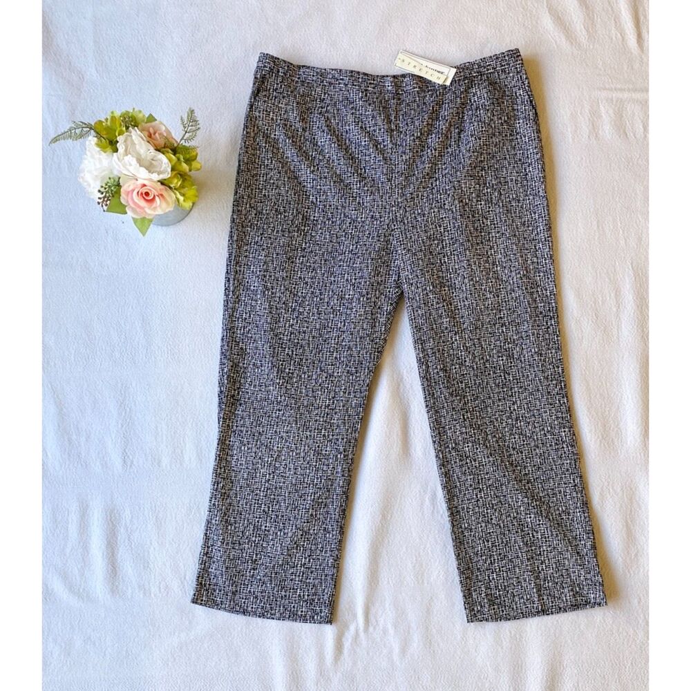 NWT Alfred Dunner Pull-On Elastic Waist Black White Casual Pants. Size 24W
